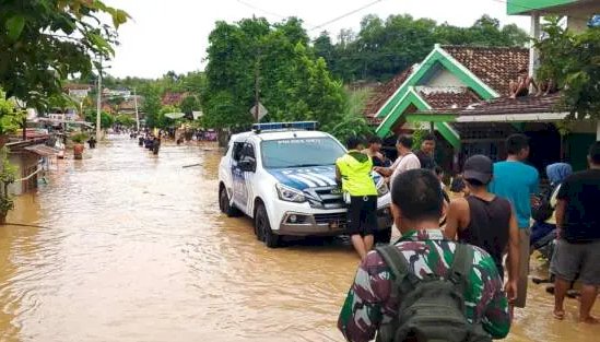 Rumah Ketua Mahkamah Agung RI Prof H.M Syarifuddin terendam banjir/ist