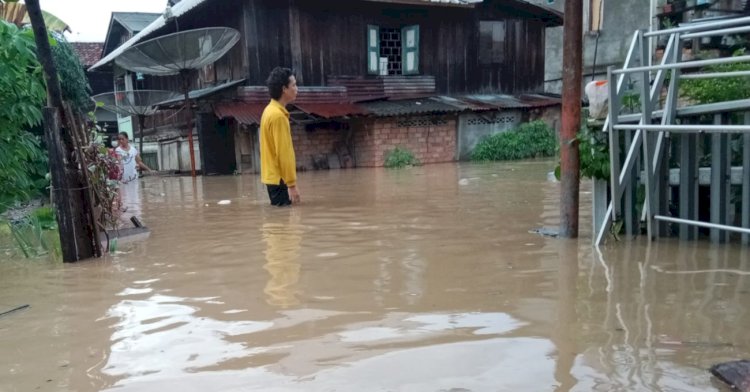 Kondisi banjir yang merendam rumah warga di Kabupaten Muara Enim, Sumatera Selatan. (Dokumentasi Warga)