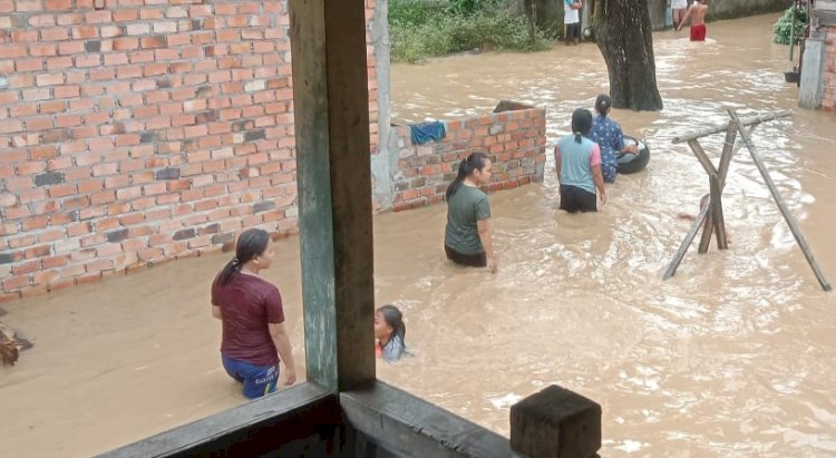 Banjir yang melanda desa Karang Raja Kecamatan Muara Enim/ist