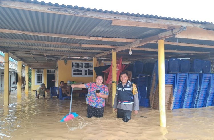 Banjir akibat luapaj sungai meremdam dua wilayah di Kecamatan Selangit dan STL Ulu Terawas. (Dokumentasi Polisi)