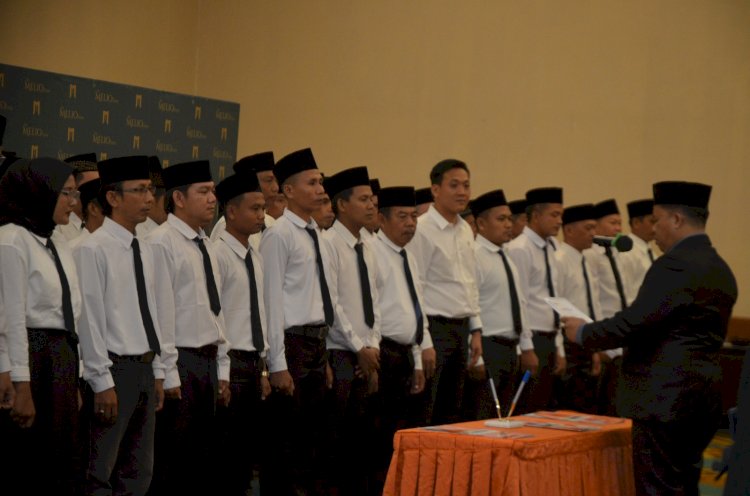 Ketua Bawaslu Muara Enim, Zainudin lantik Panitia Pengawas Kecamatan (Panwascam). (ist/rmolsumsel.id) 
