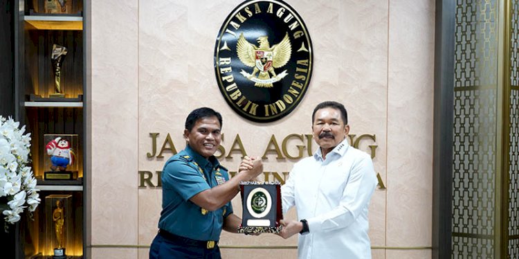 Kepala Staf Angkatan Laut (KSAL), Laksamana TNI Muhammad Ali, saat berkunjung ke kantor Jaksa Agung ST Burhanuddin di Jakarta Selatan/Istimewa