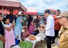 Pj Gubernur Agus Fatoni Dampingi Presiden Jokowi Tinjau Pasar Lawang Agung Muratara