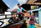 PMI OKU Peduli Korban Banjir, Salurkan Peralatan Sekolah, Sembako hingga Pakaian 